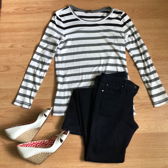 Tommy Bahama top , Size M . - Picture 2 of 4